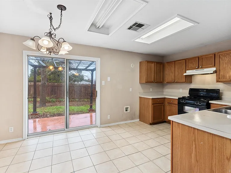 107 McCarthur Dr — Photo 6