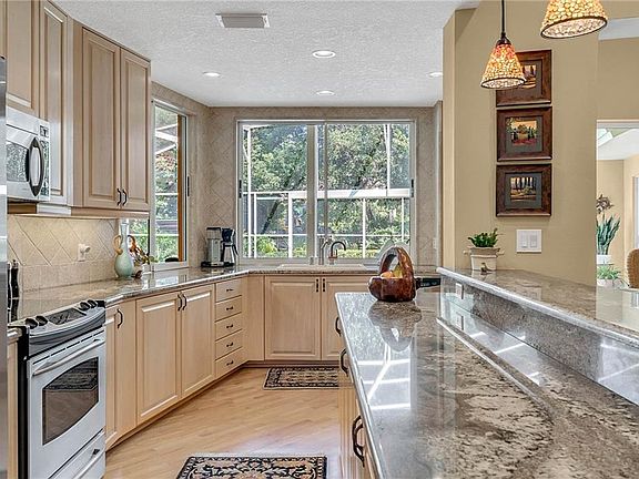 5th image of 263 Vista Oak Dr