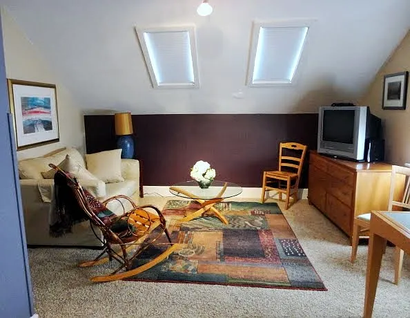 2809 E Oklahoma Ave — Photo 1