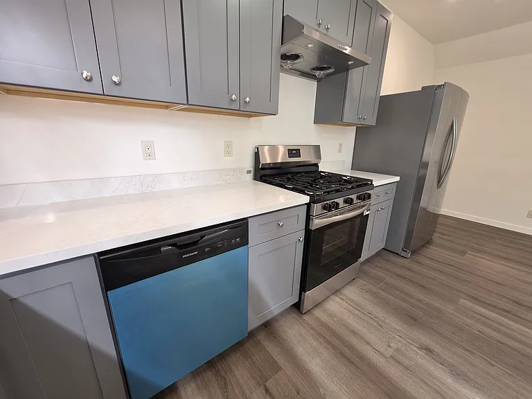 2323 Market St #A — Photo 7