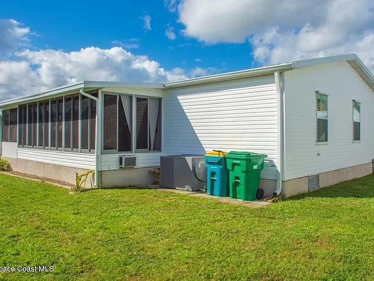 830 Lychee Dr — Photo 2