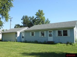 460 2nd St NW, Wells, MN 56097