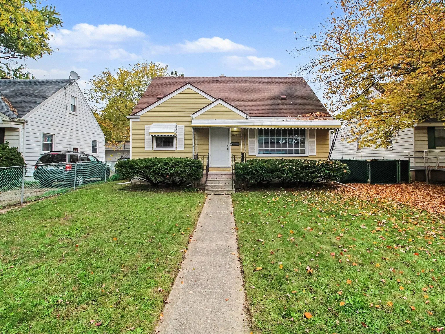 3 bed, 2.0 bath, 1923 sqft, $2,100 — Photo 1