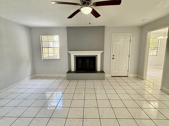 4th image of 4184 Aqua Vista Dr