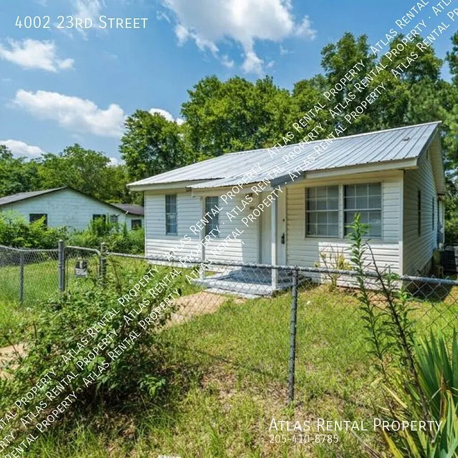 4BR/2BA Home with Granite, Luxury Flooring & Fenced Yard Ready to Rent! — Photo 2
