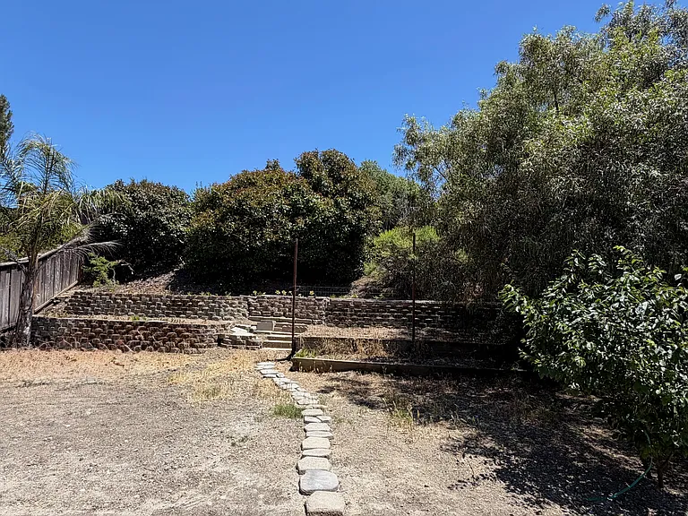 2336 Woodhill Dr — Photo 16