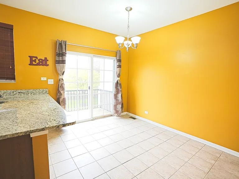 470 Grosvenor Ln #470 — Photo 8