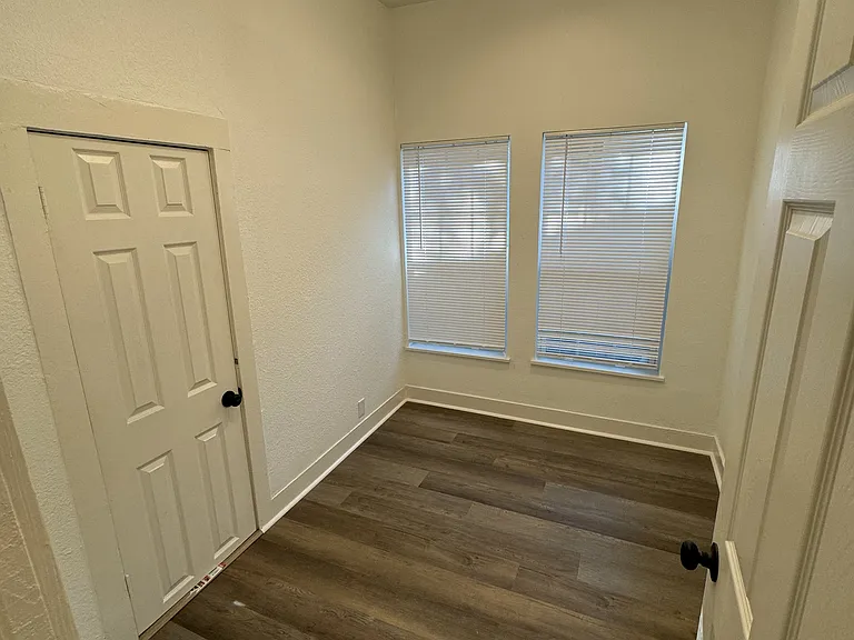 1614 Lee Ave — Photo 7