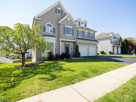 2nd image of 343 Stonehenge Dr