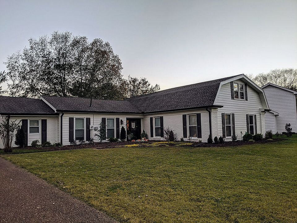 2nd image of 1083 Moran Rd