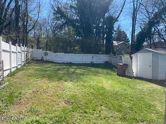 3rd image of 2606 Belvedere Ave