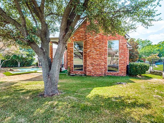 3rd image of 5 Glenmoor Ct