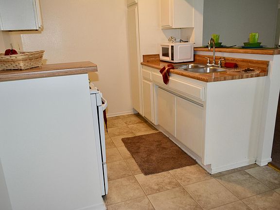 5th image of 17821 Halsted St APT 33