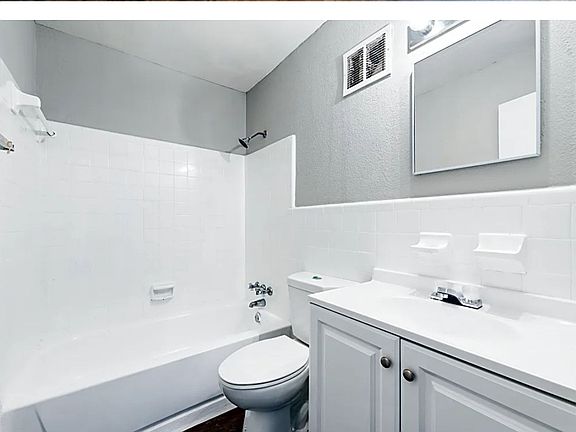 4th image of 4711 Waldrop Dr #W-l05