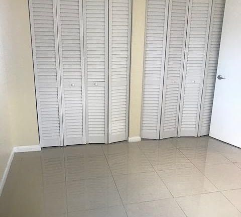 3rd image of 432 SE 20th St APT 5