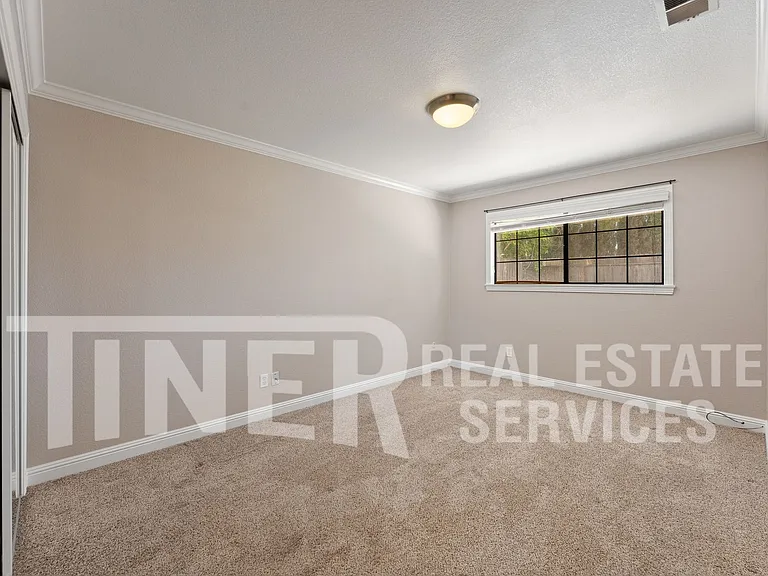 8950 Salmon Falls Dr — Photo 10