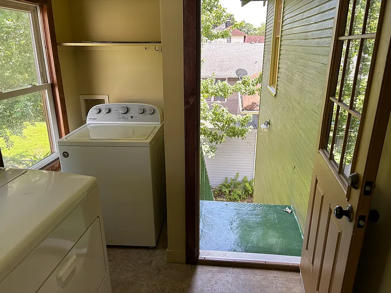 2225 Dante St — Photo 21