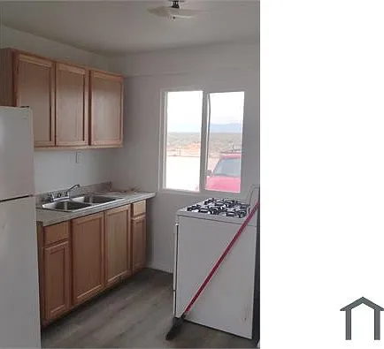 2718 Elberta St — Photo 6