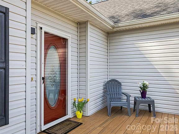 2nd image of 150 White Pine Dr
