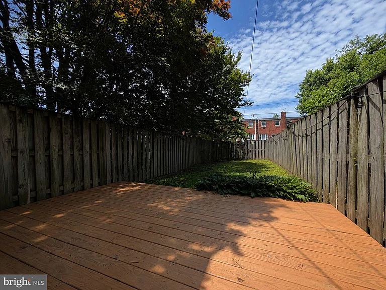 609 S Henry St — Photo 14