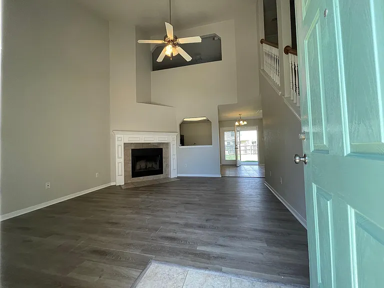 2309 Maedell Dr — Photo 3