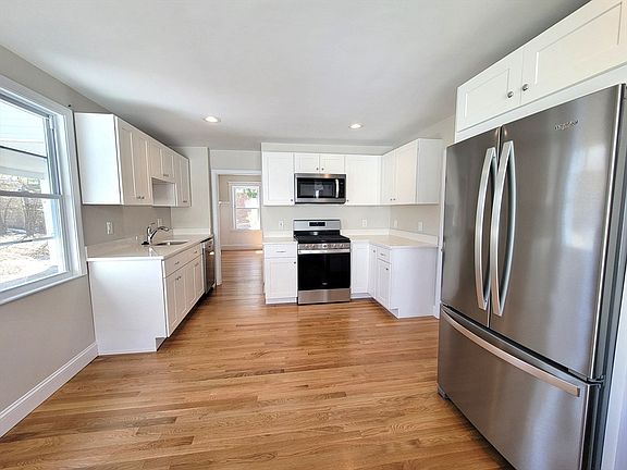 3rd image of 84 Blue Hills Pkwy #0