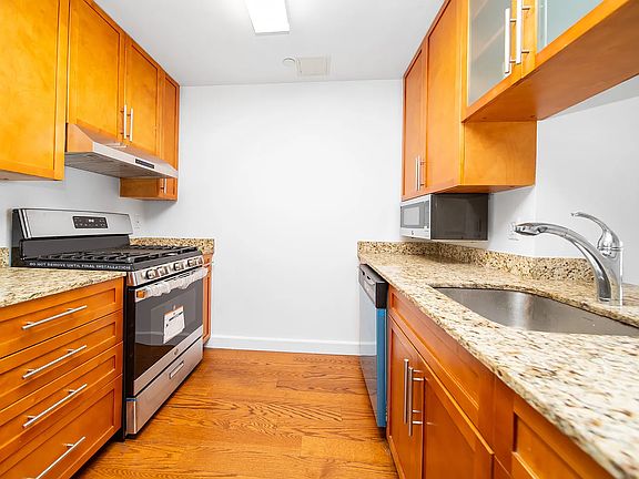 2nd image of 40-22 College Point Blvd Penthouse 3-M