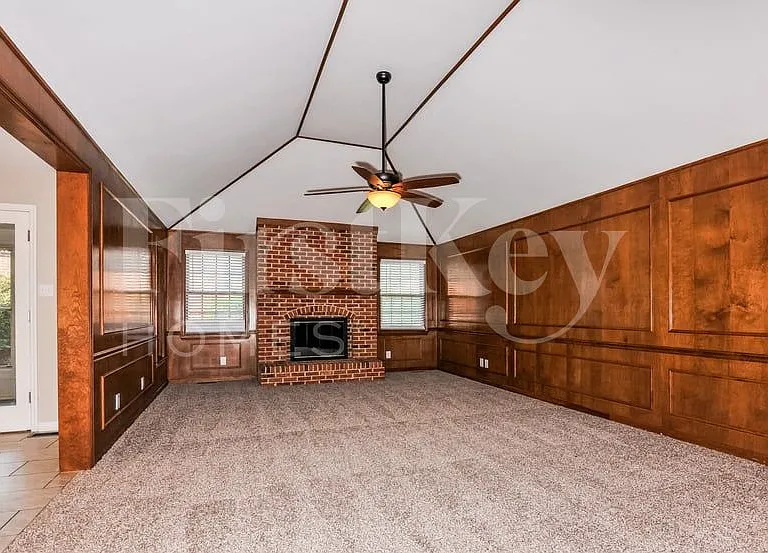 9777 Gerald Dr — Photo 3