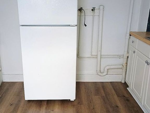 4th image of 169 Mercer St APT 2