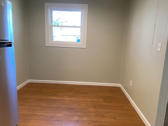 2nd image of 1603 Queens Way APT A