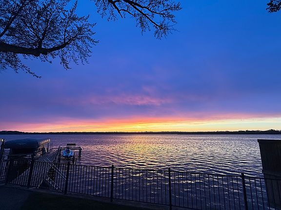 4th image of 68 Lake Ln