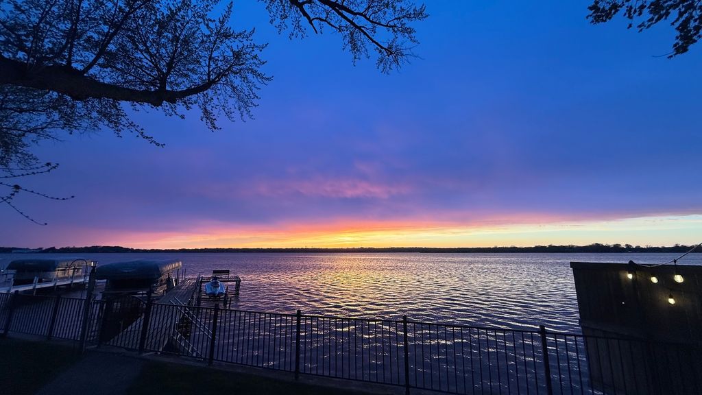 68 Lake Ln, Fox Lake, IL - View 4