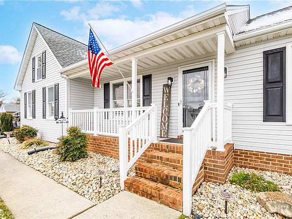 3rd image of 805 Poplar Ridge Dr