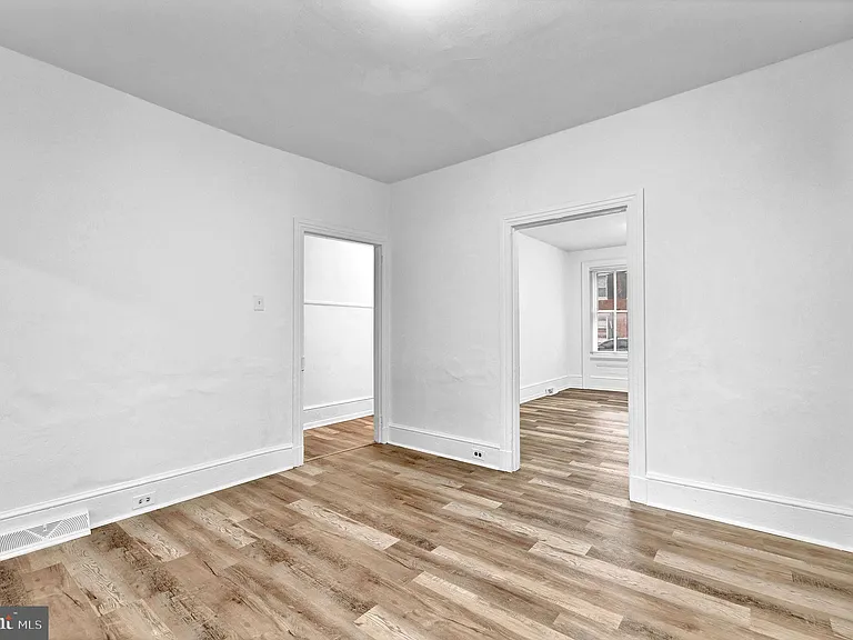 28 W Airy St — Photo 6