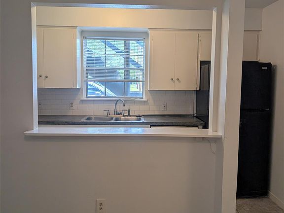 3rd image of 3119 Tom Green St APT 2