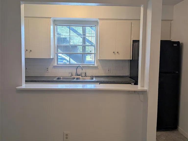 3119 Tom Green St #2 — Photo 3