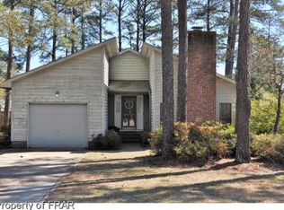 5593 One Putt Ln, Hope Mills, NC 28348