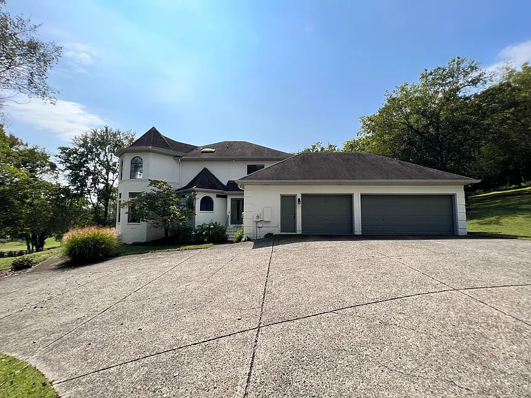 3 Car Garage