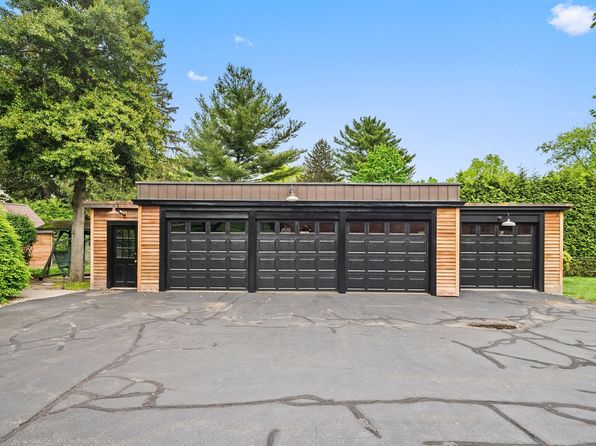 44 Walbridge Rd, West Hartford, CT 06119