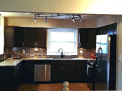 2nd image of 934 W 66th Pl