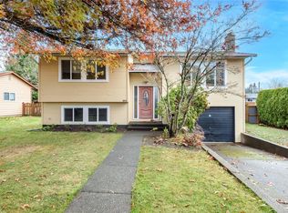 1651 Ascot Ave, Comox, BC V9M1A8