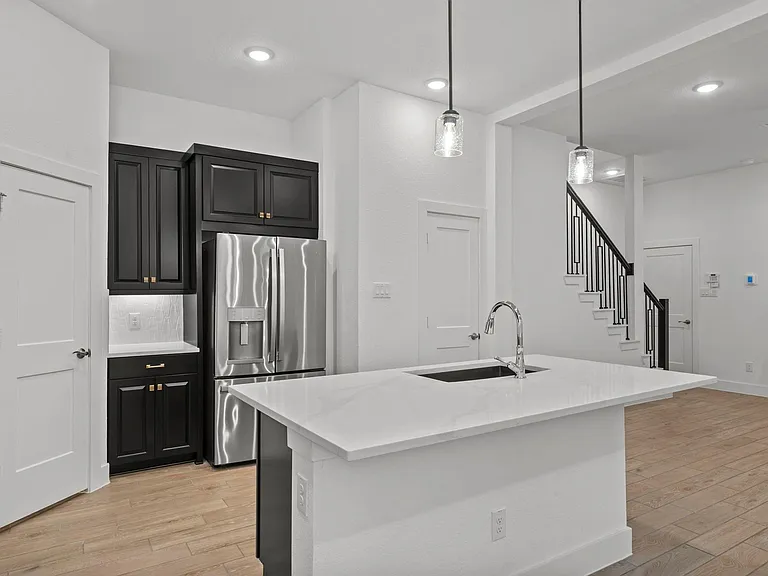 527 Park Hill Ct — Photo 7
