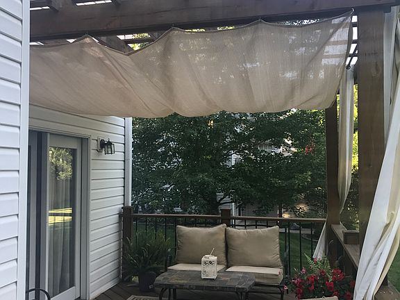 Deck & pergola 3 yrs old