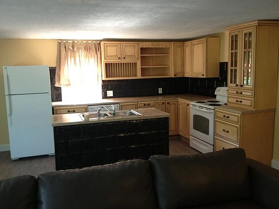 New Custom Kitchen w/island 