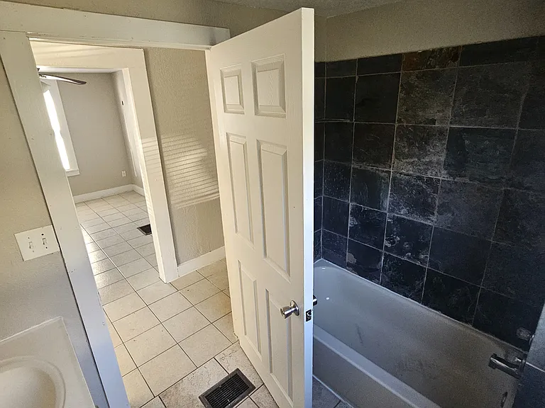 319 N Pine St #1 — Photo 3