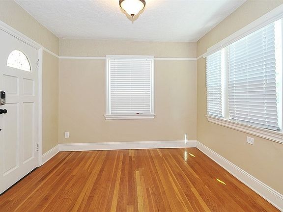 5th image of 969 W Marshall Blvd