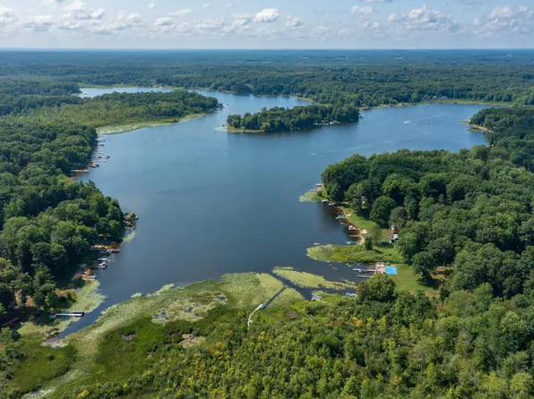 52155 Silver Lake Rd, Grand Junction, MI 49056