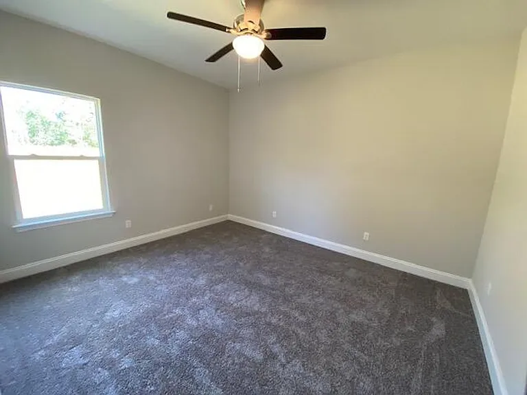 422 Little John Rd — Photo 31