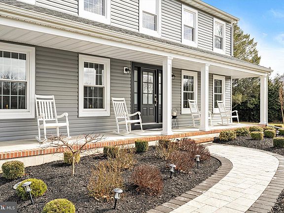 5th image of 50 Hampshire Ct