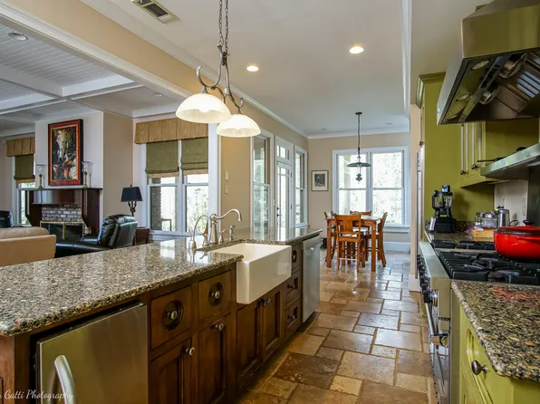 210 Stonehill Rd, Forsyth, GA 31029